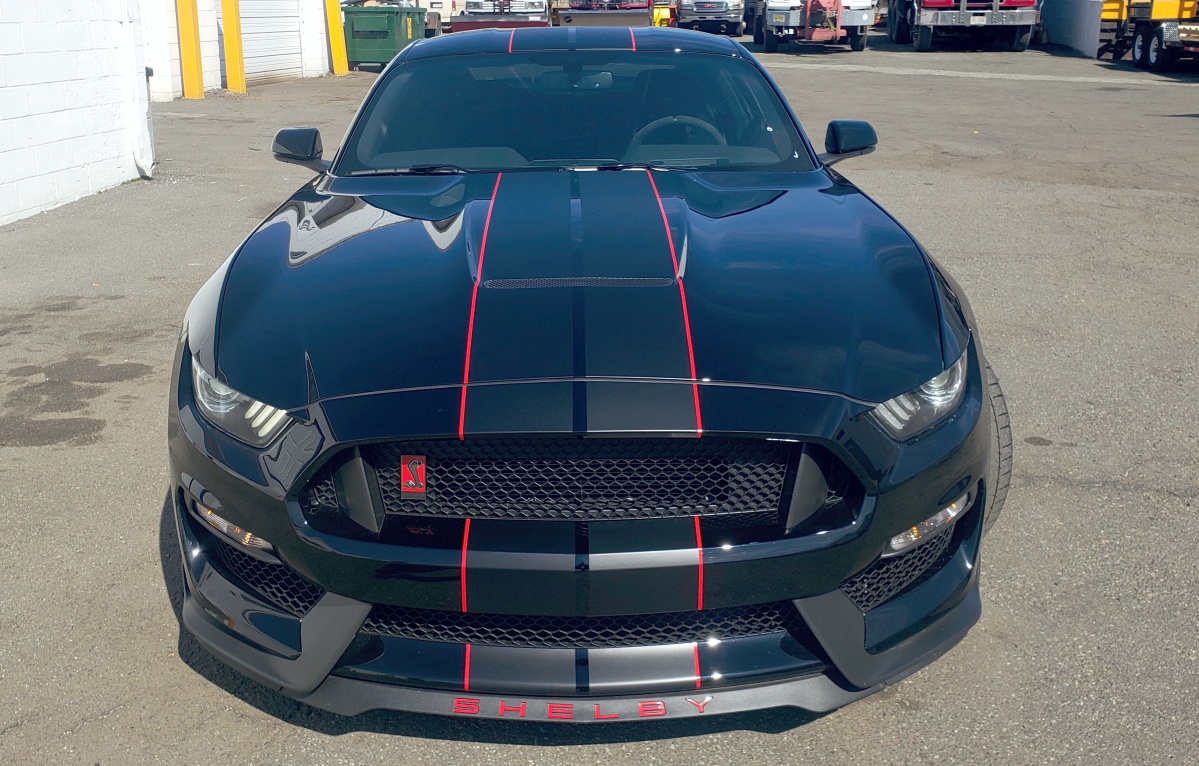 Ford Mustang Shelby racing stripes installation
