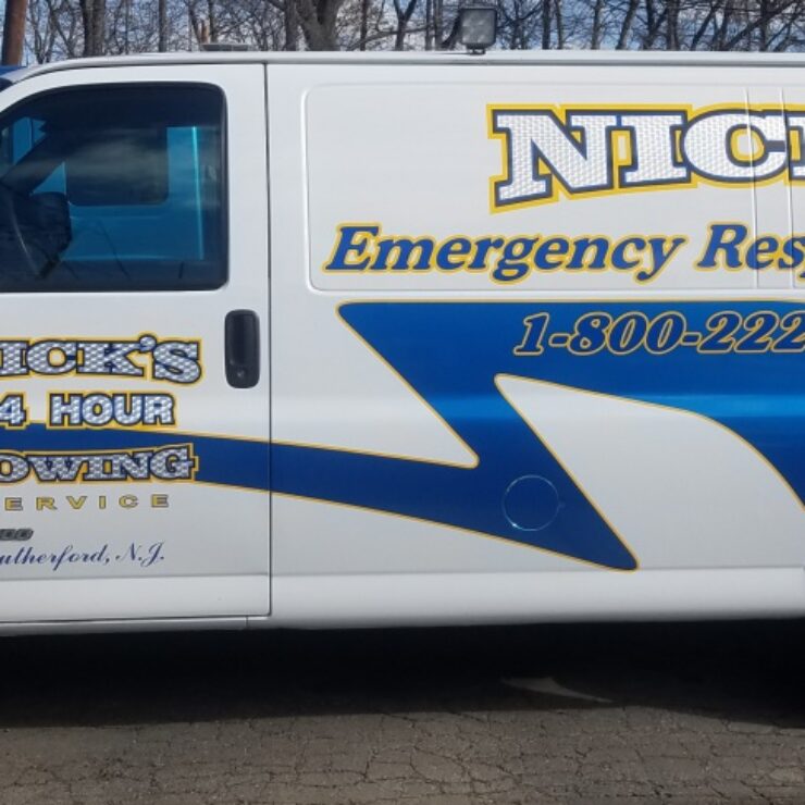 Nick's Towing van lettering and striping