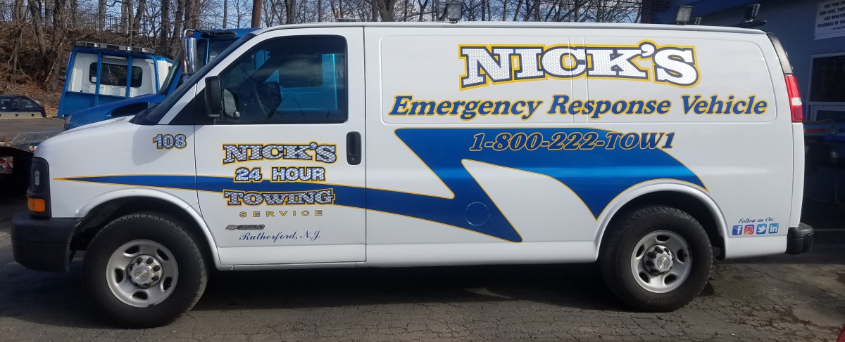 Nick's Towing van lettering and striping