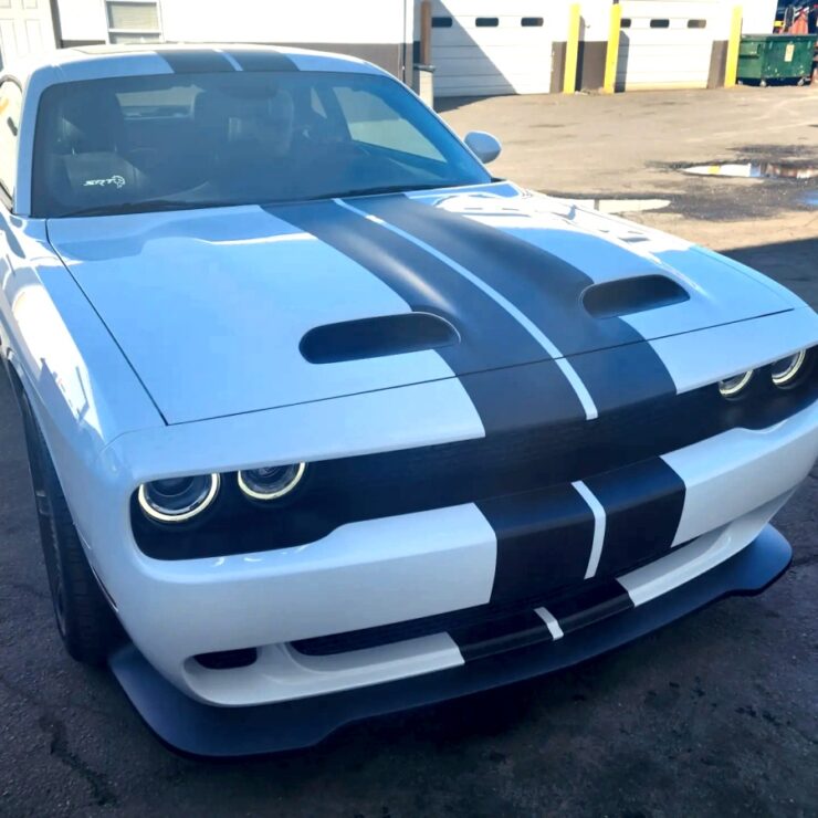 Dodge Challenger Hellcat racing stripes